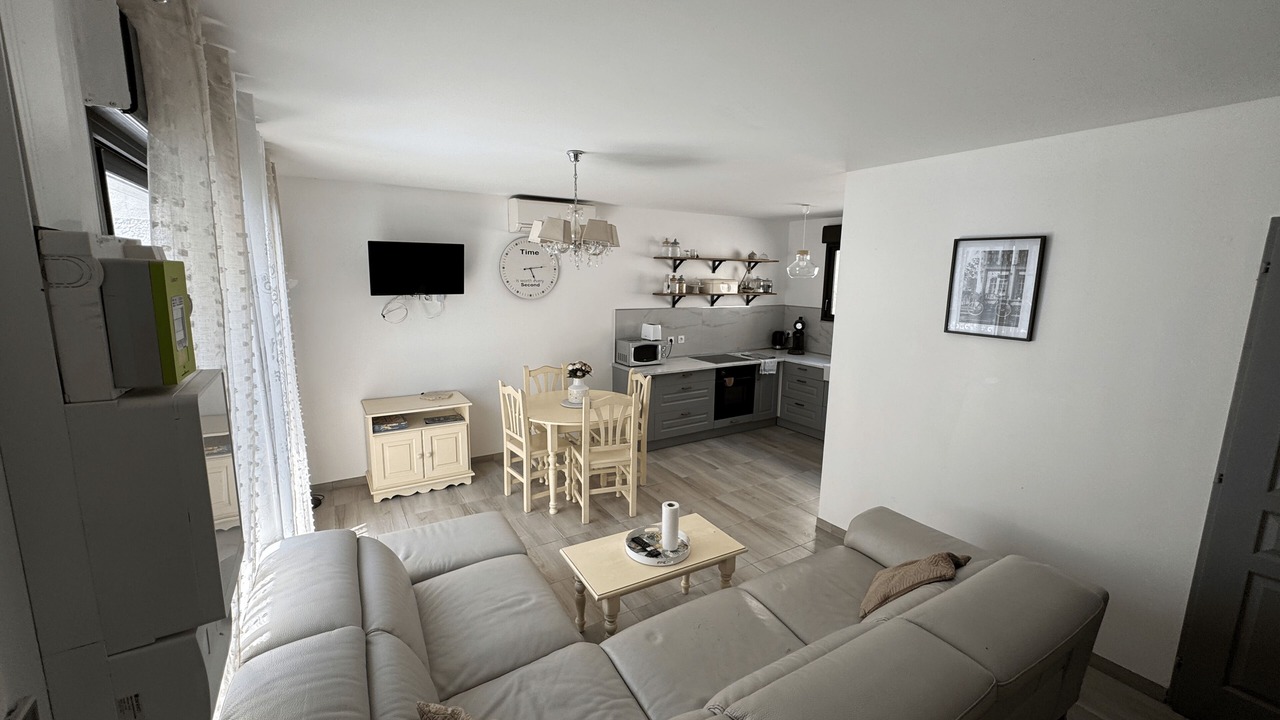 Photo of Livingroom in Bessan