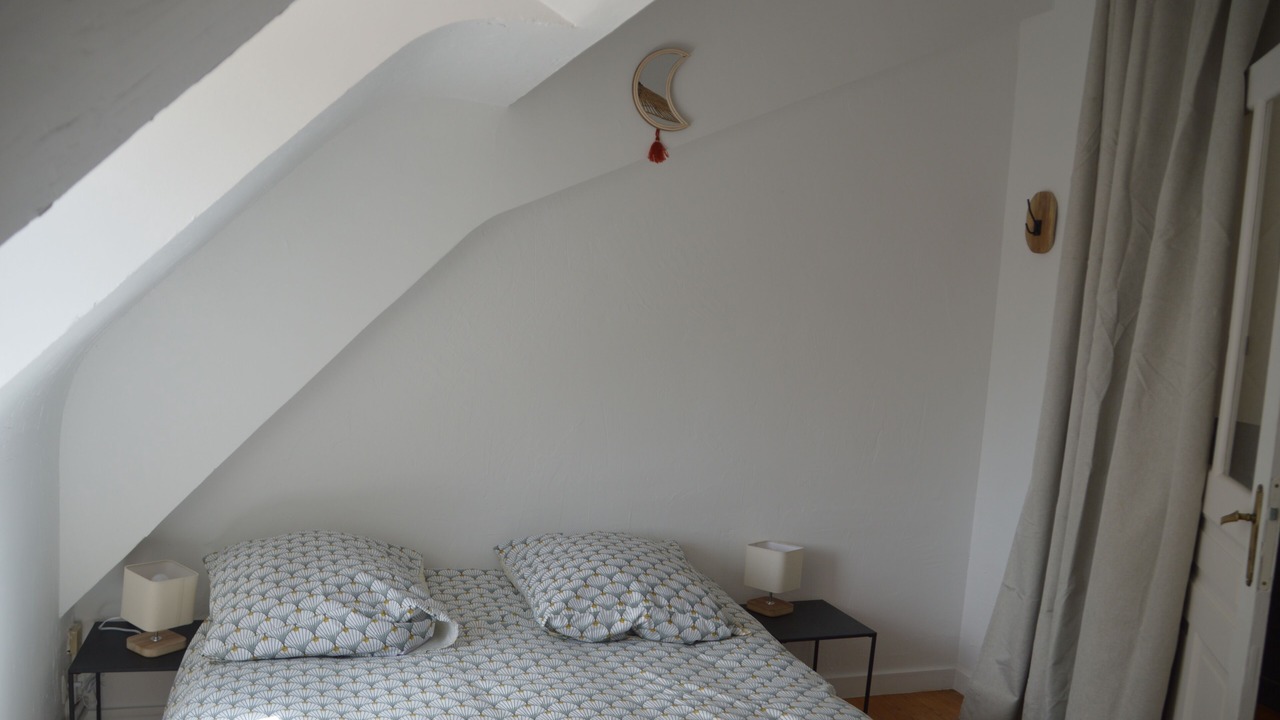 Photo of Bedroom in Gap