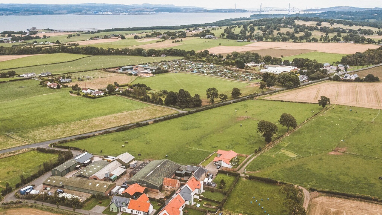 Photo of Others in Linlithgow