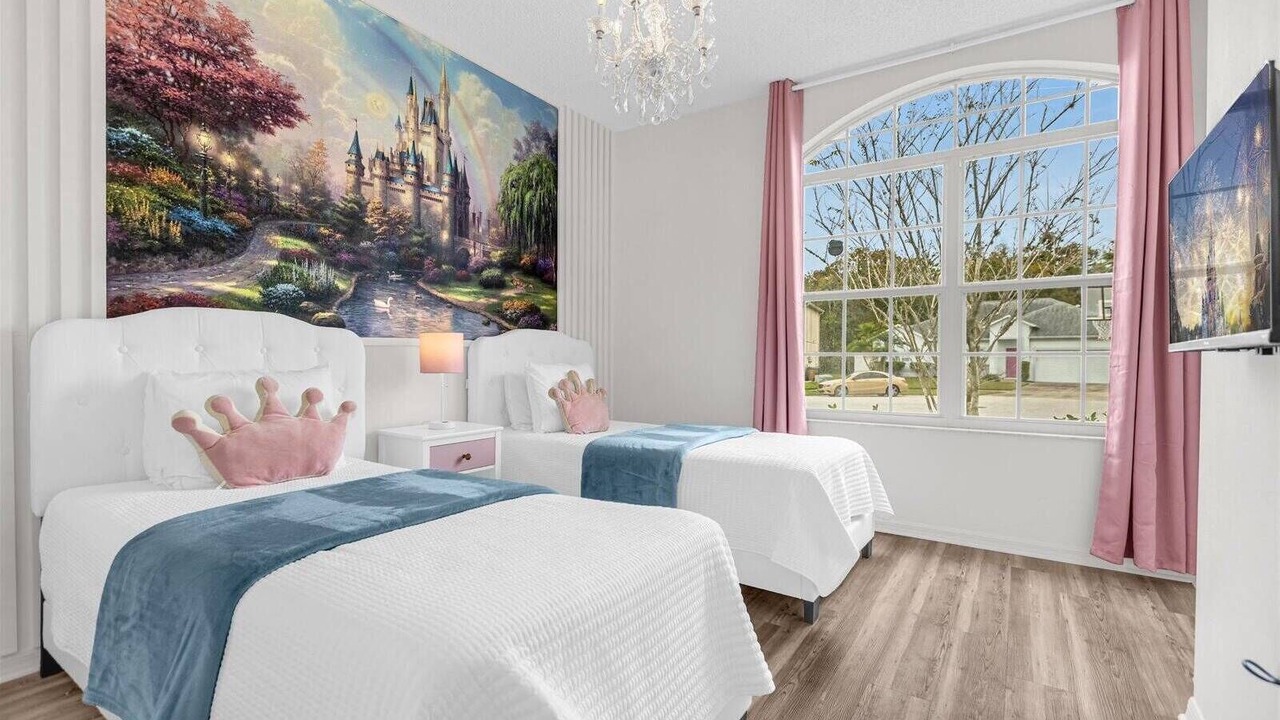 Photo of Bedroom in Crescent Lakes