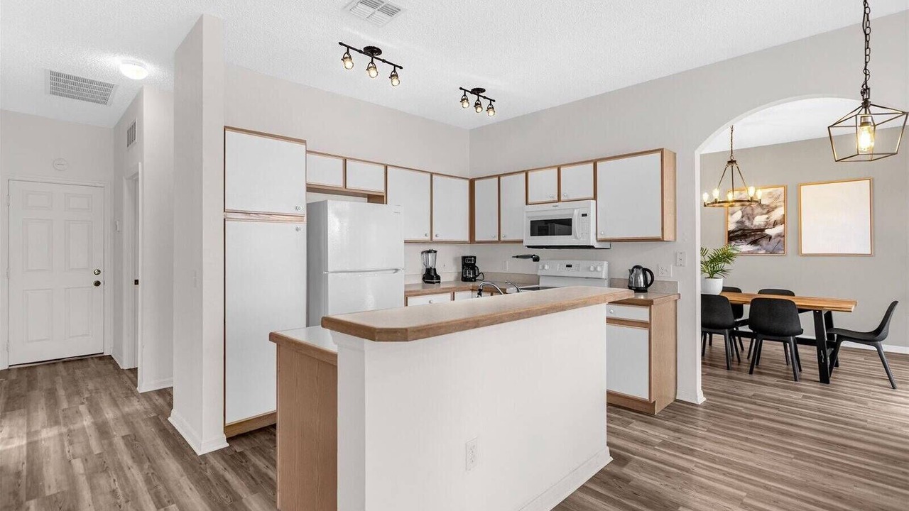 Photo of Kitchen in Crescent Lakes