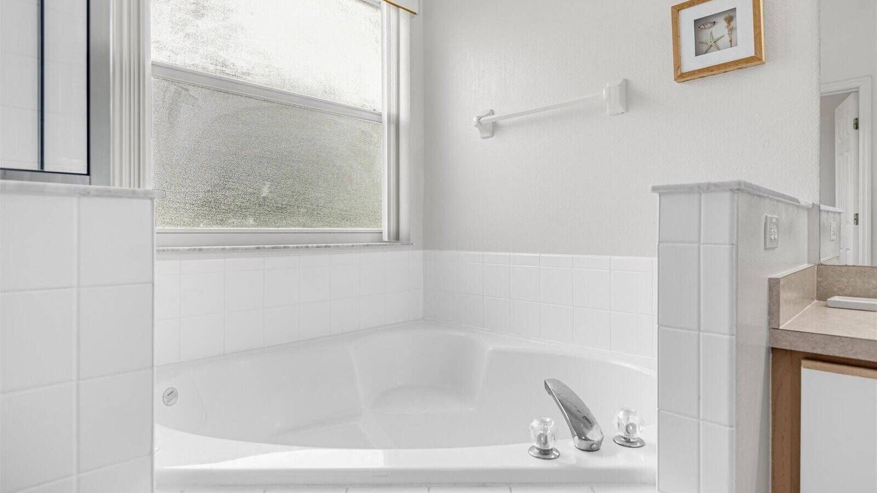 Photo of Bathroom in Crescent Lakes