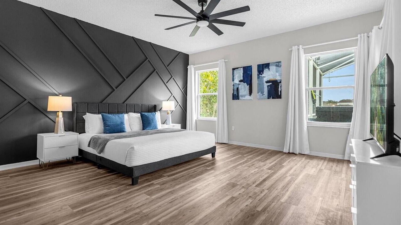 Photo of Bedroom in Crescent Lakes