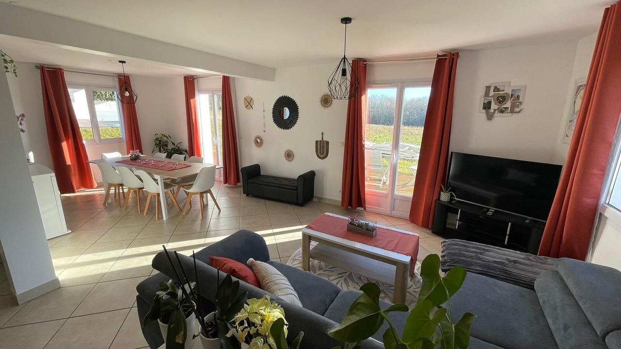 Photo of Livingroom in Arbonne