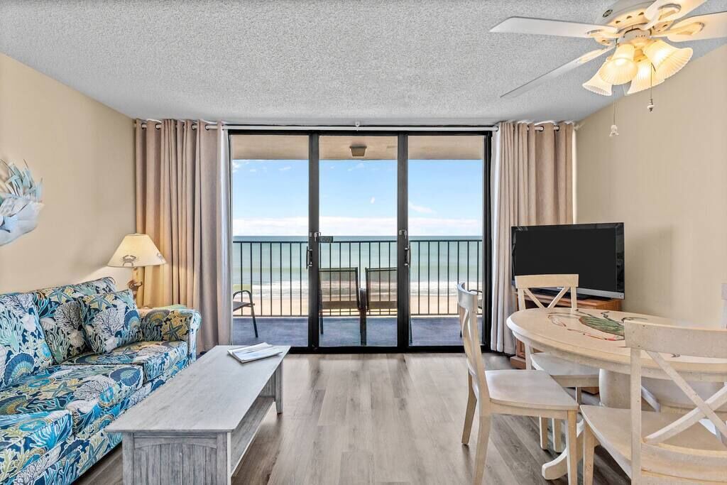 Photo of Livingroom in Wilmington Beach