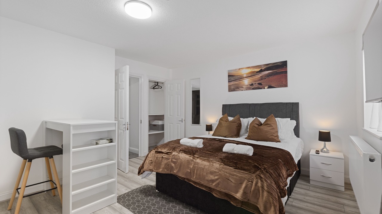 Photo of Bedroom in Hale