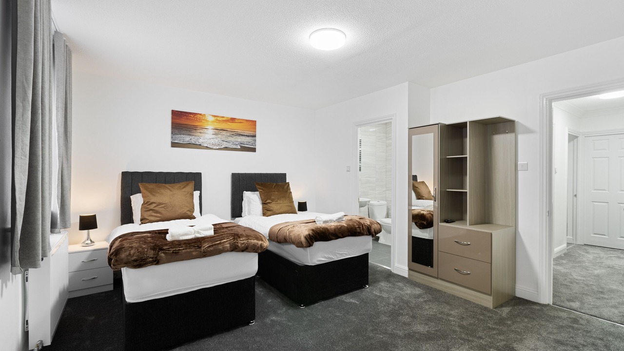 Photo of Bedroom in Hale