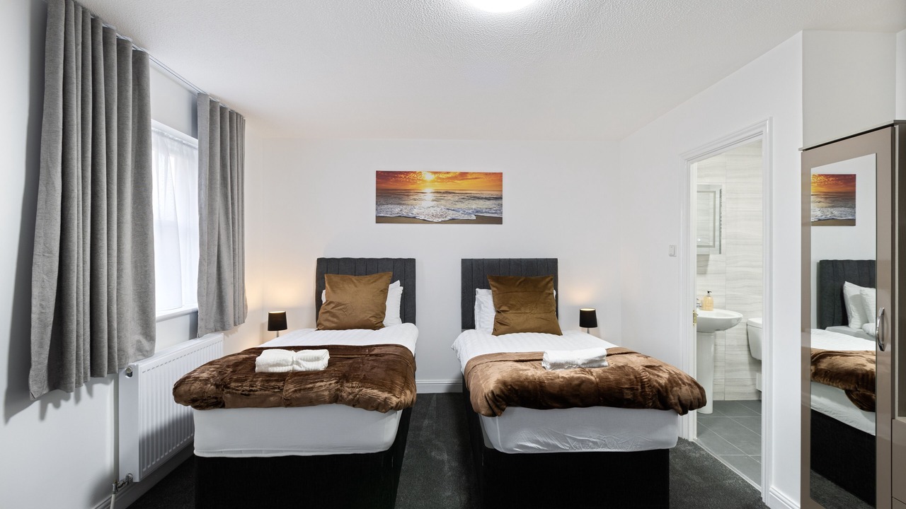 Photo of Bedroom in Hale