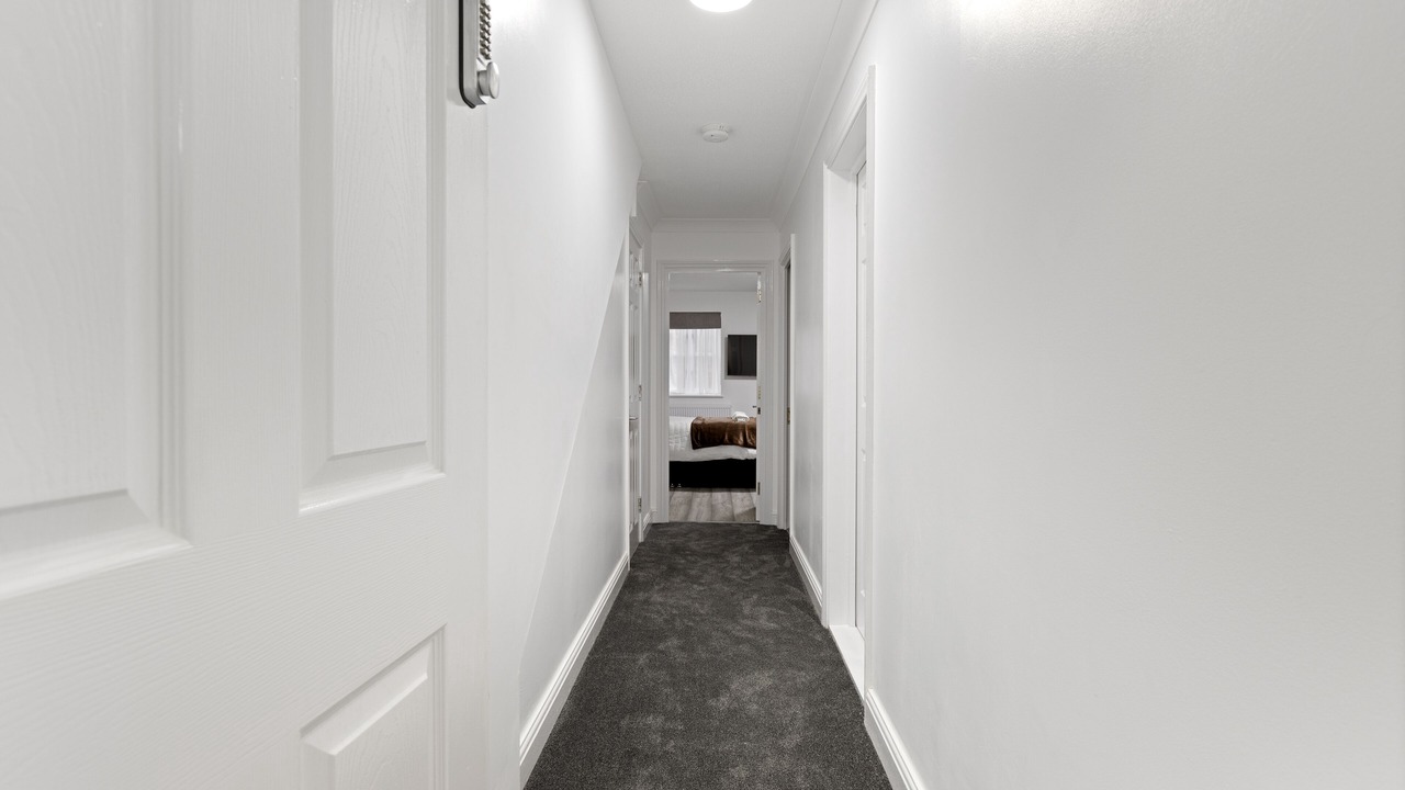 Photo of Others in Hale