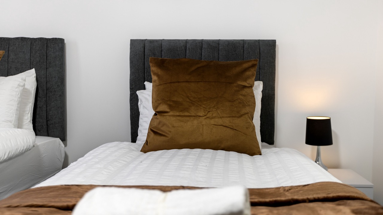 Photo of Bedroom in Hale