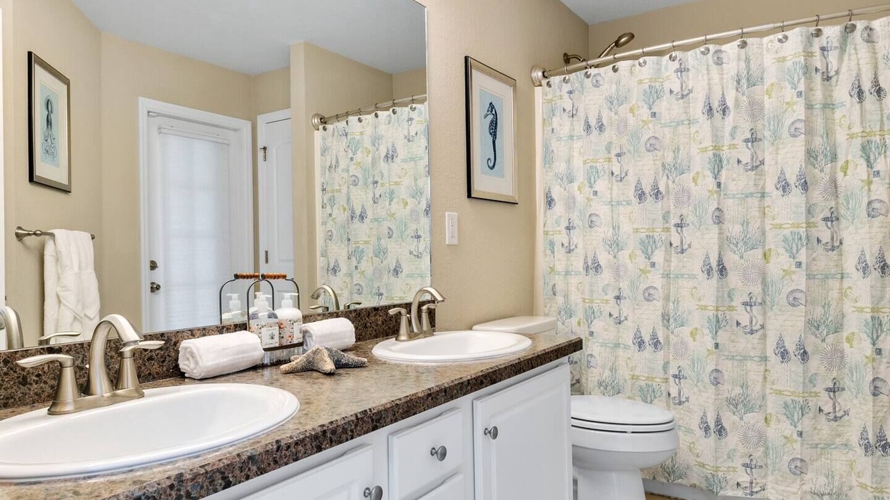 Photo of Bathroom in Mariner