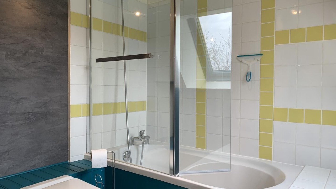 Photo of Bathroom in Saint-Maclou-de-Folleville