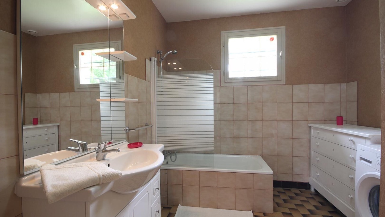 Photo of Bathroom in Royville