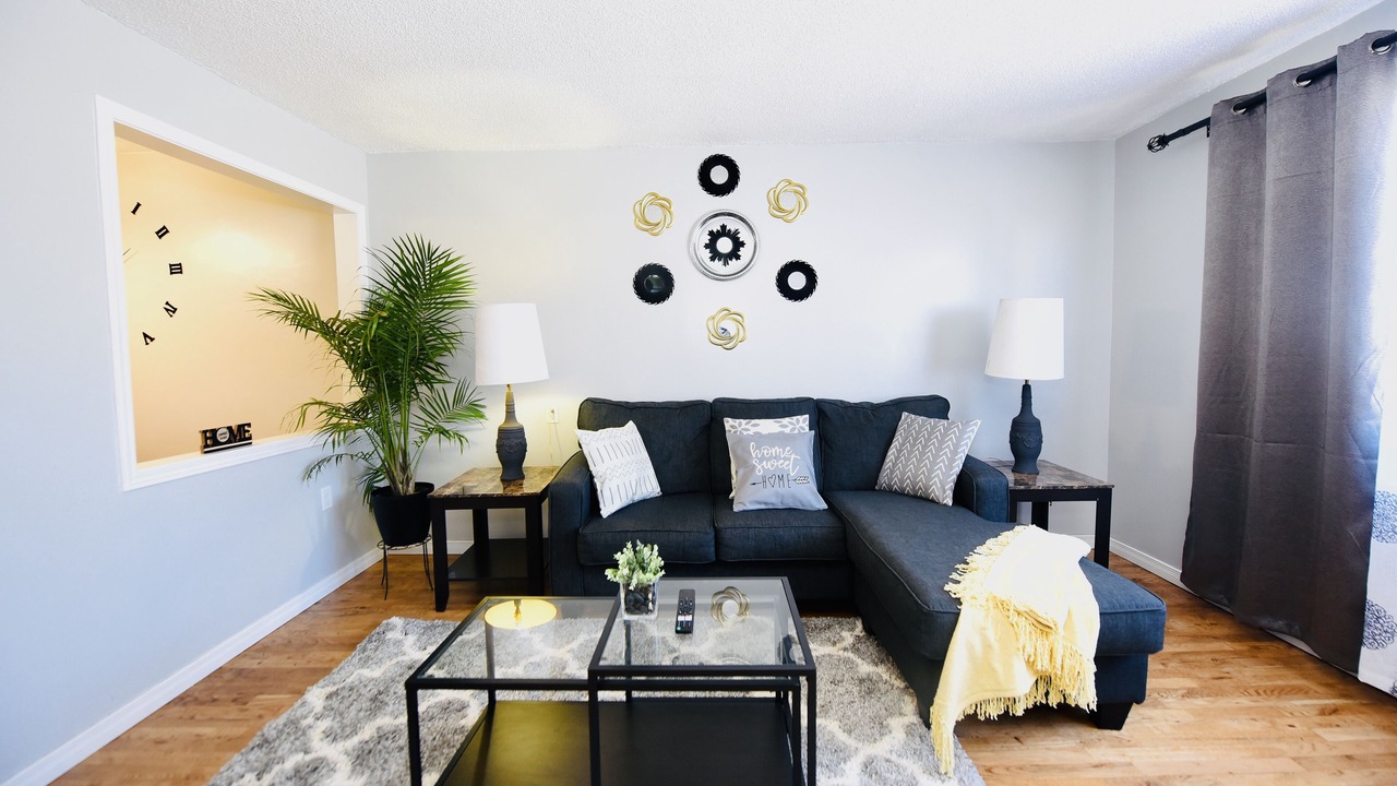 Photo of Livingroom in Rideau Heights