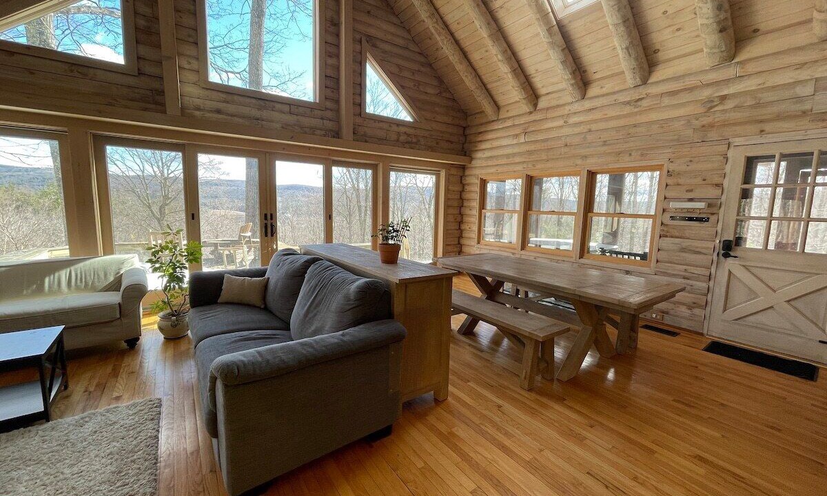 Photo of Livingroom in Tyringham