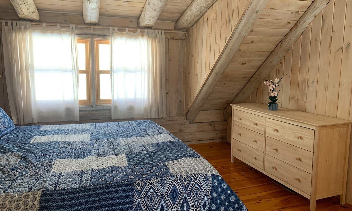 Photo of Bedroom in Tyringham