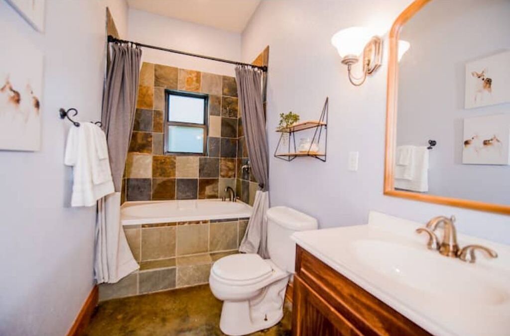 Photo of Bathroom in Carolyn Estates