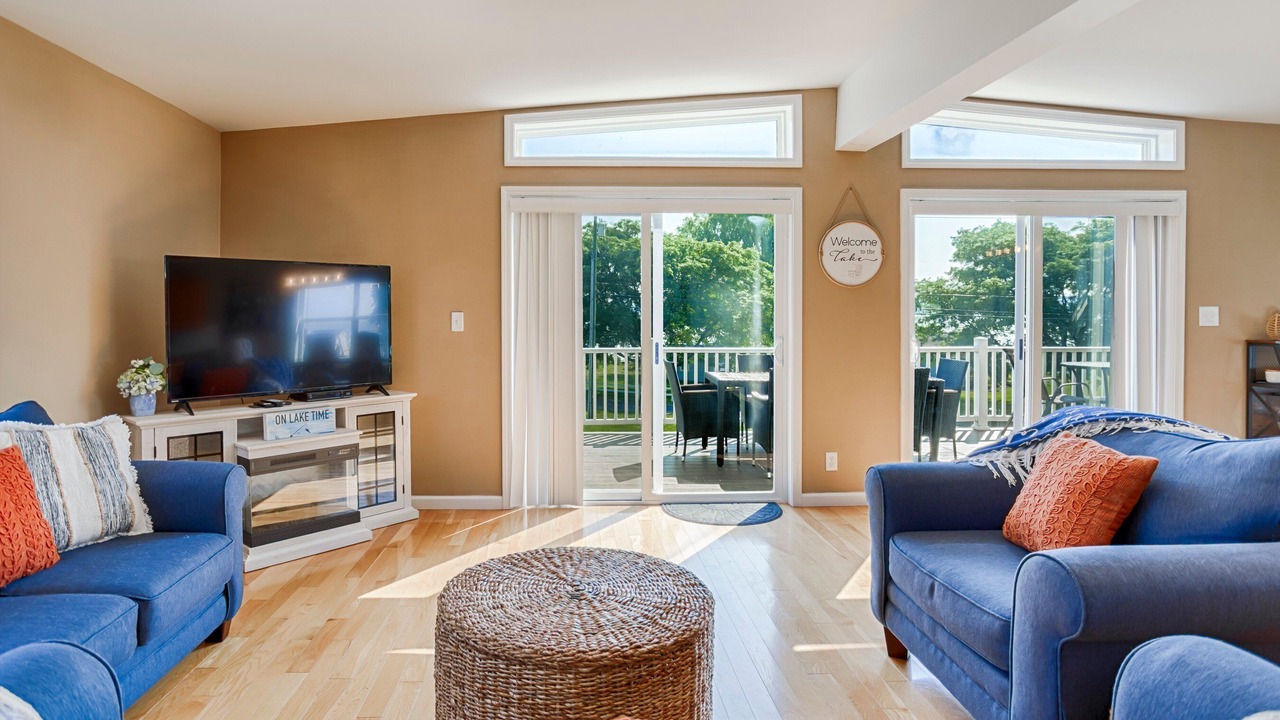Photo of Livingroom in Romulus