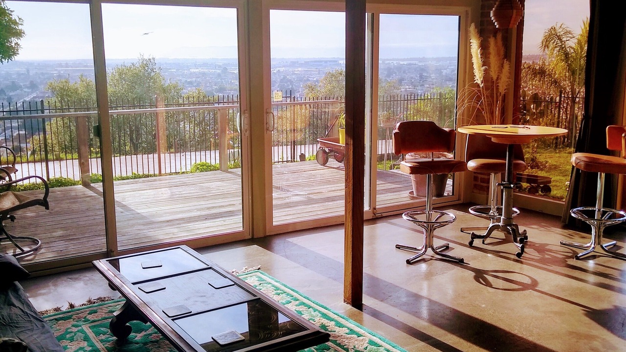 Photo of Livingroom in Oakland