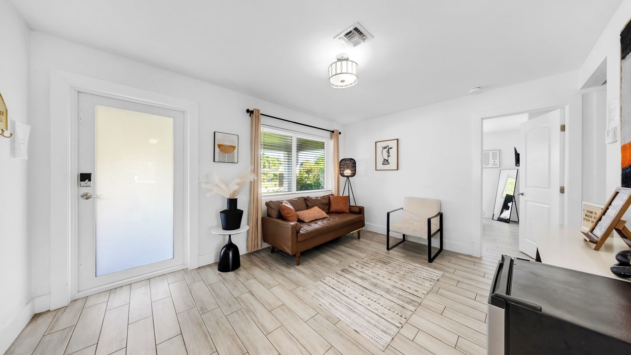 Photo of Livingroom in North Andrews Gardens