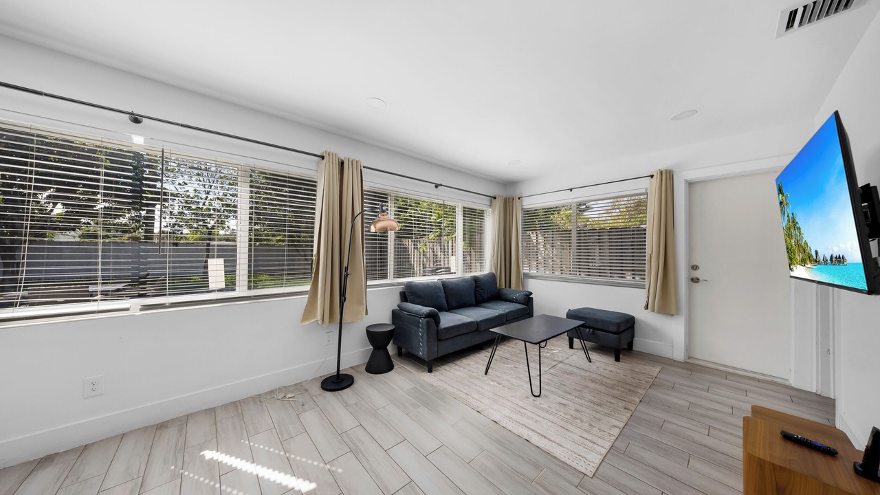 Photo of Livingroom in North Andrews Gardens