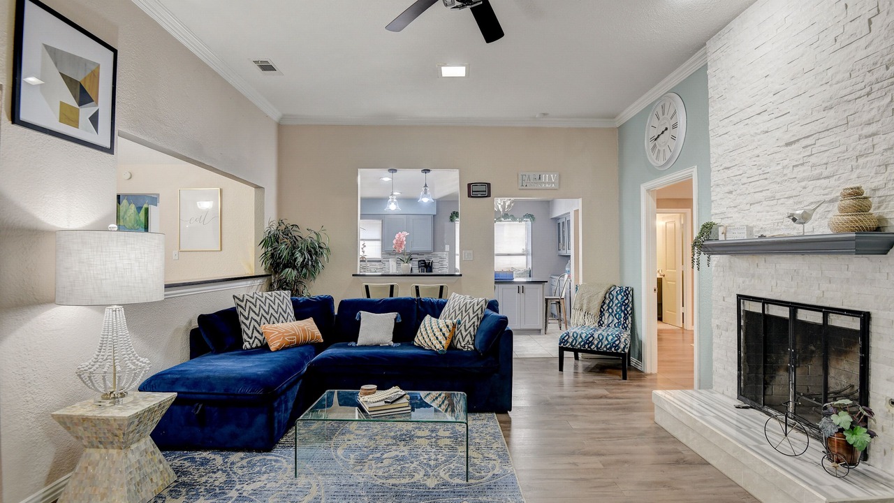 Photo of Livingroom in North Central Carrollton