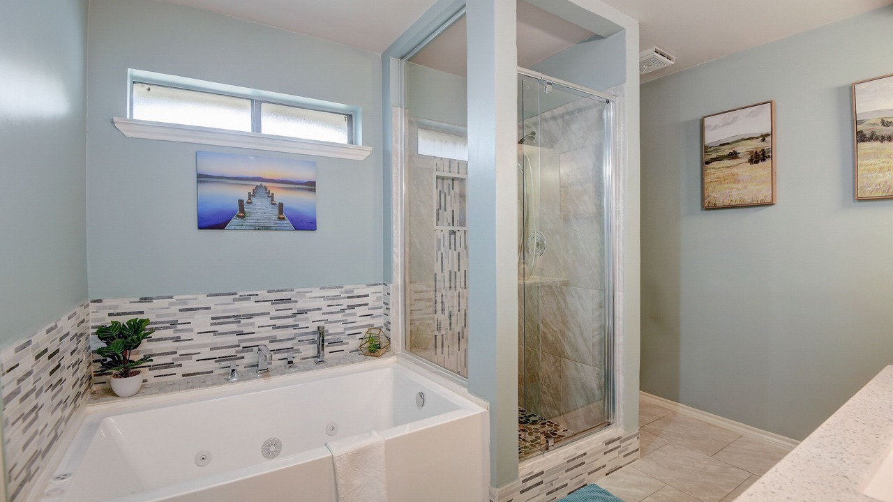 Photo of Bathroom in North Central Carrollton