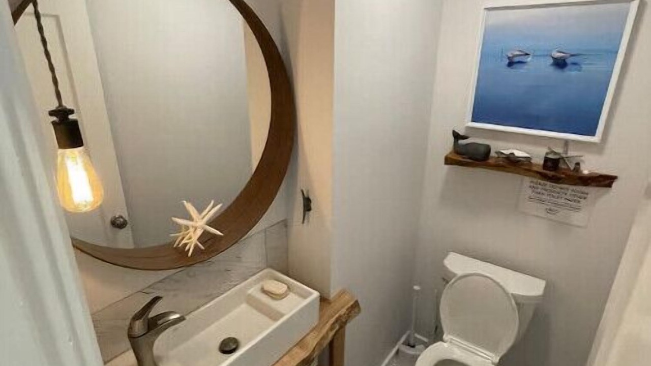 Photo of Bathroom in Coupeville