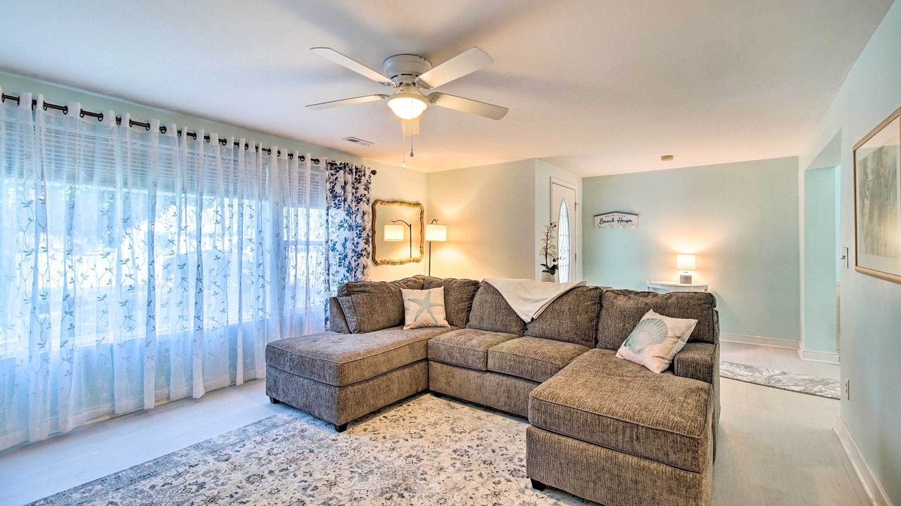 Photo of Livingroom in Colonial Beach