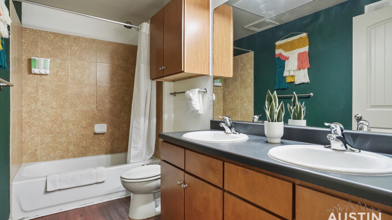 Photo of Bathroom in North Loop