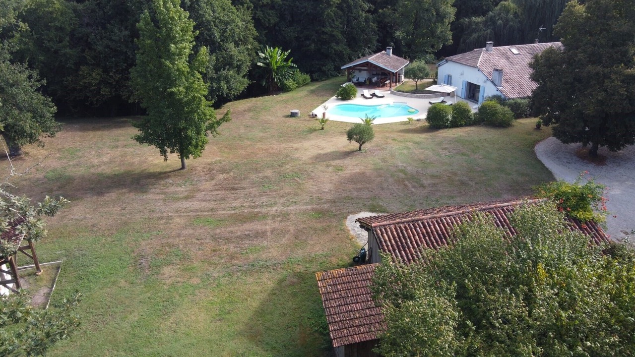 Photo of Outdoor in Bourriot-Bergonce