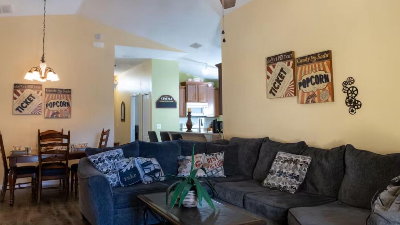 Photo of Livingroom in Sandy Ridge
