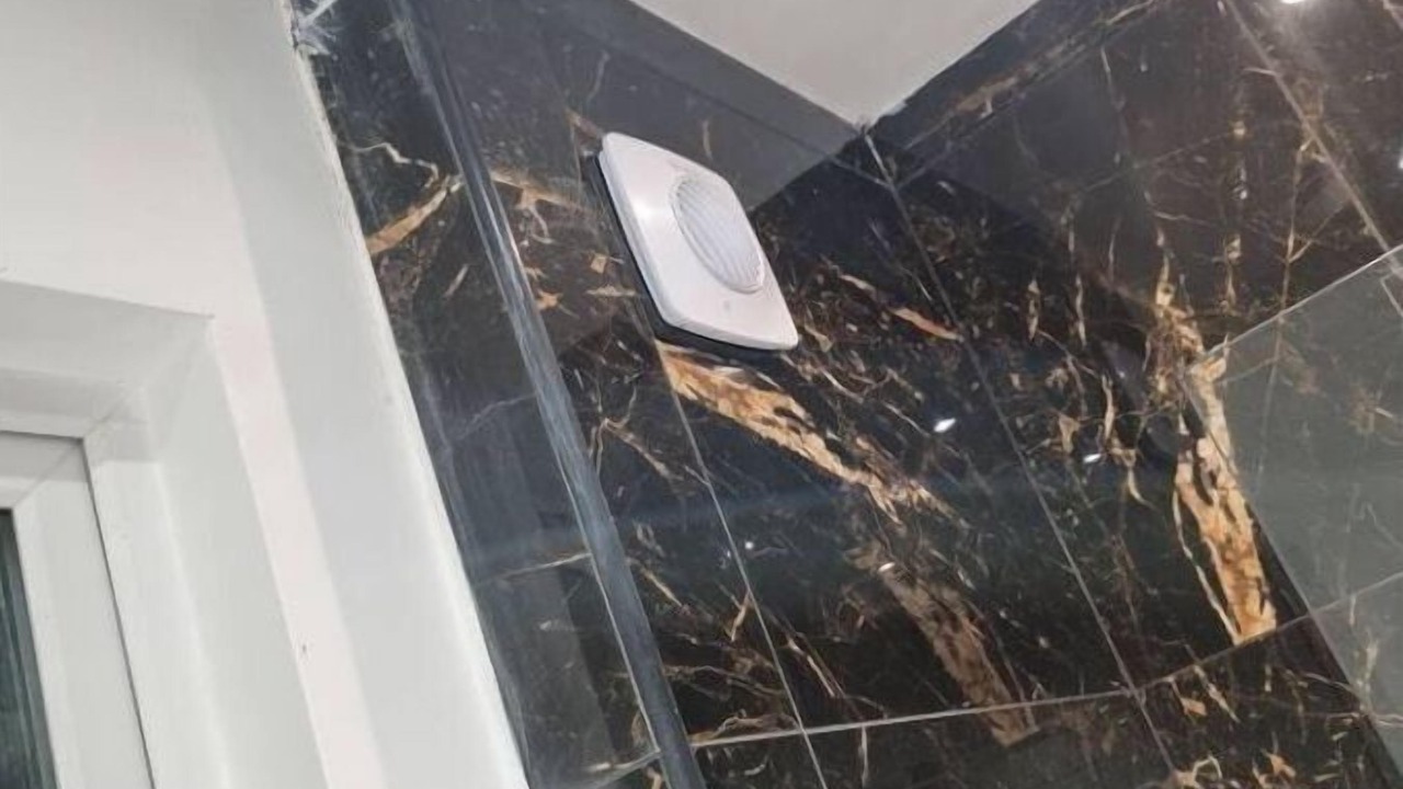 Photo of Bathroom in Luton