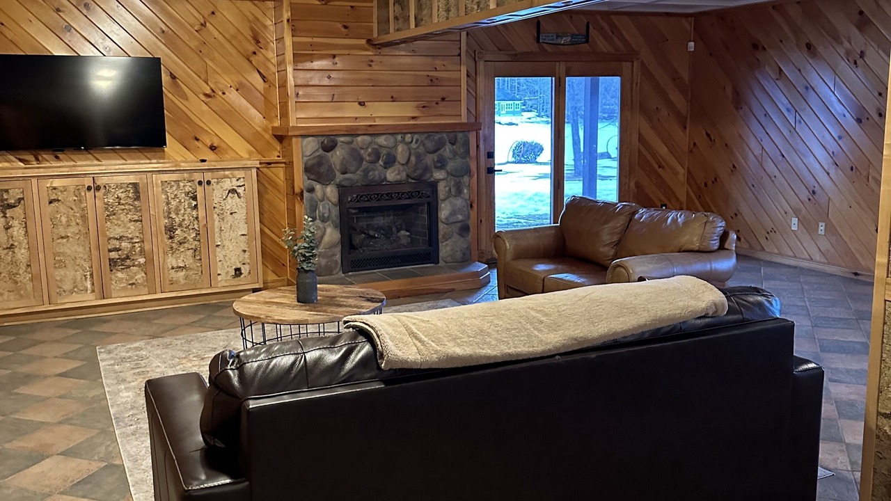 Photo of Livingroom in Ellenburg Depot