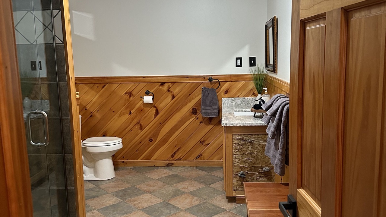Photo of Bathroom in Ellenburg Depot