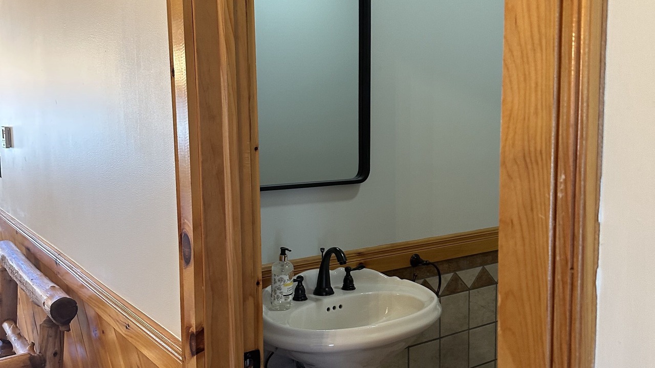 Photo of Bathroom in Ellenburg Depot