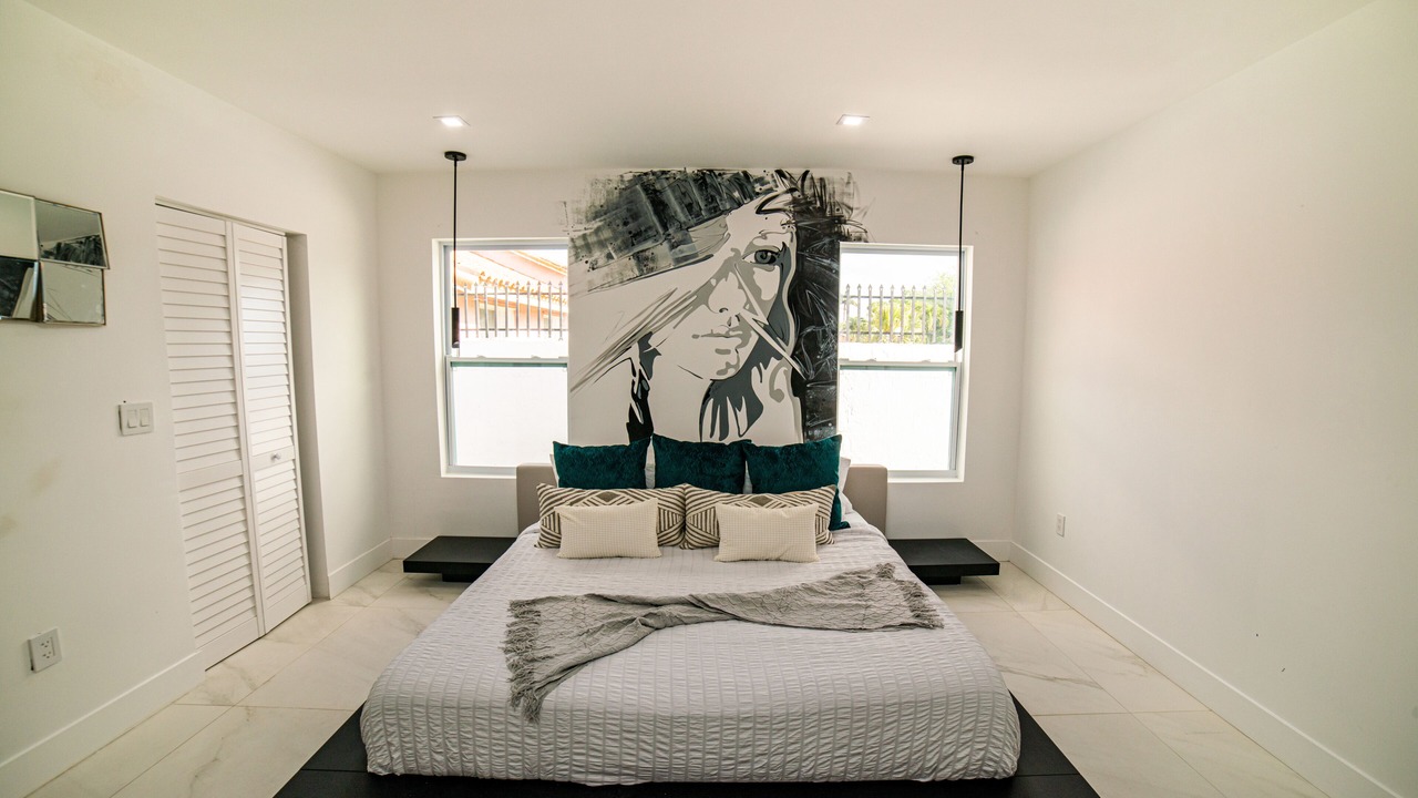 Photo of Bedroom in Ludlam