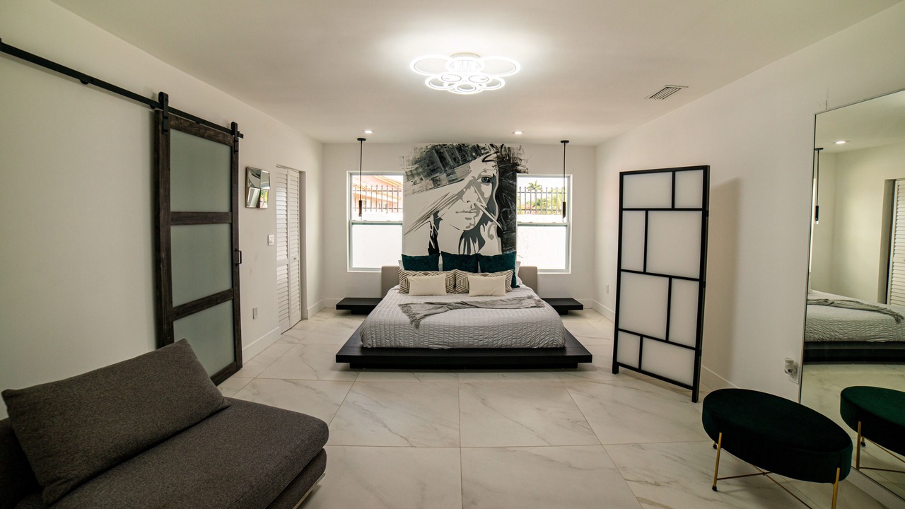 Photo of Bedroom in Ludlam