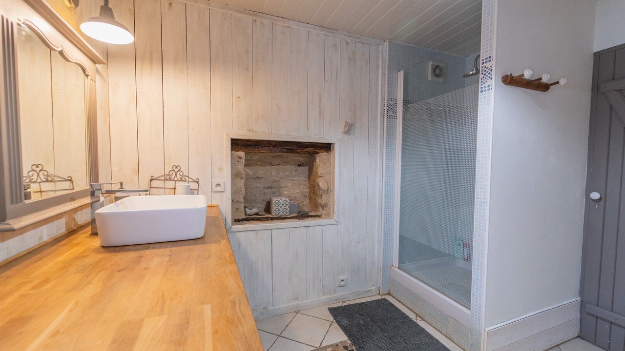 Photo of Bathroom in Chateau-Larcher