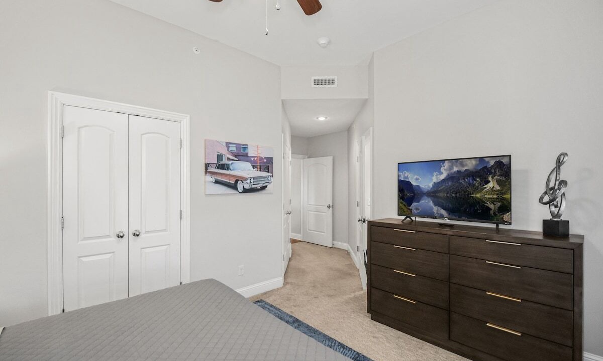 Photo of Bedroom in Downtown