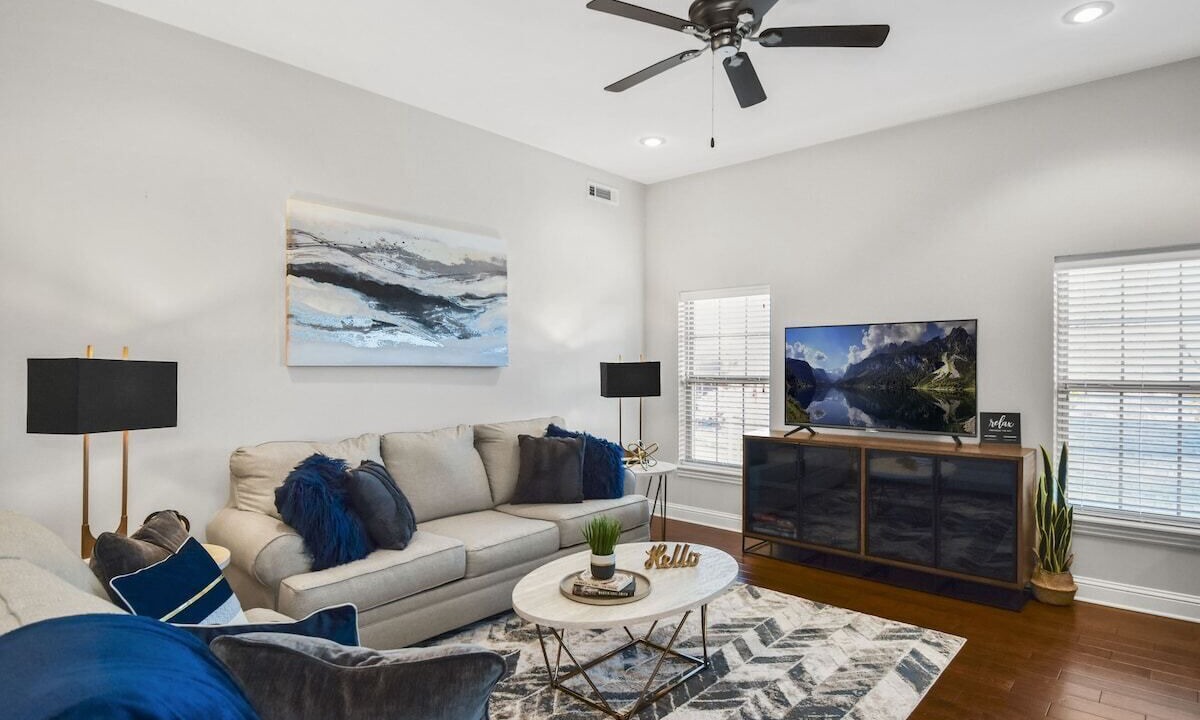 Photo of Livingroom in Downtown
