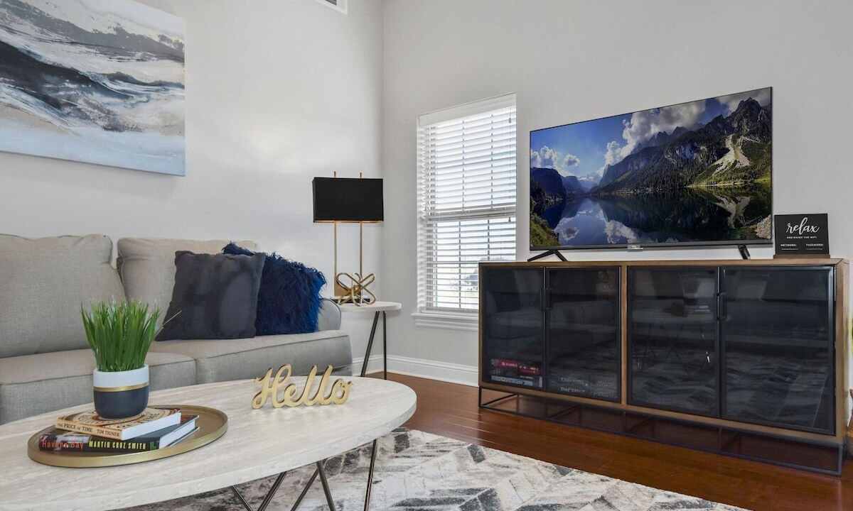 Photo of Livingroom in Downtown