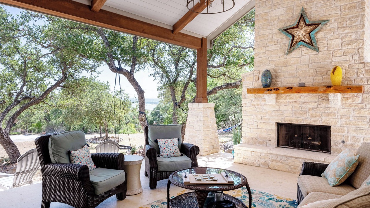 Photo of Livingroom in Canyon Lake