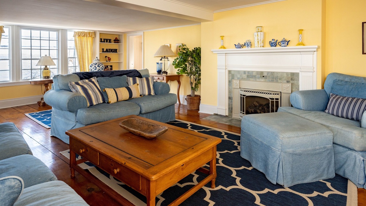 Photo of Livingroom in Canandaigua