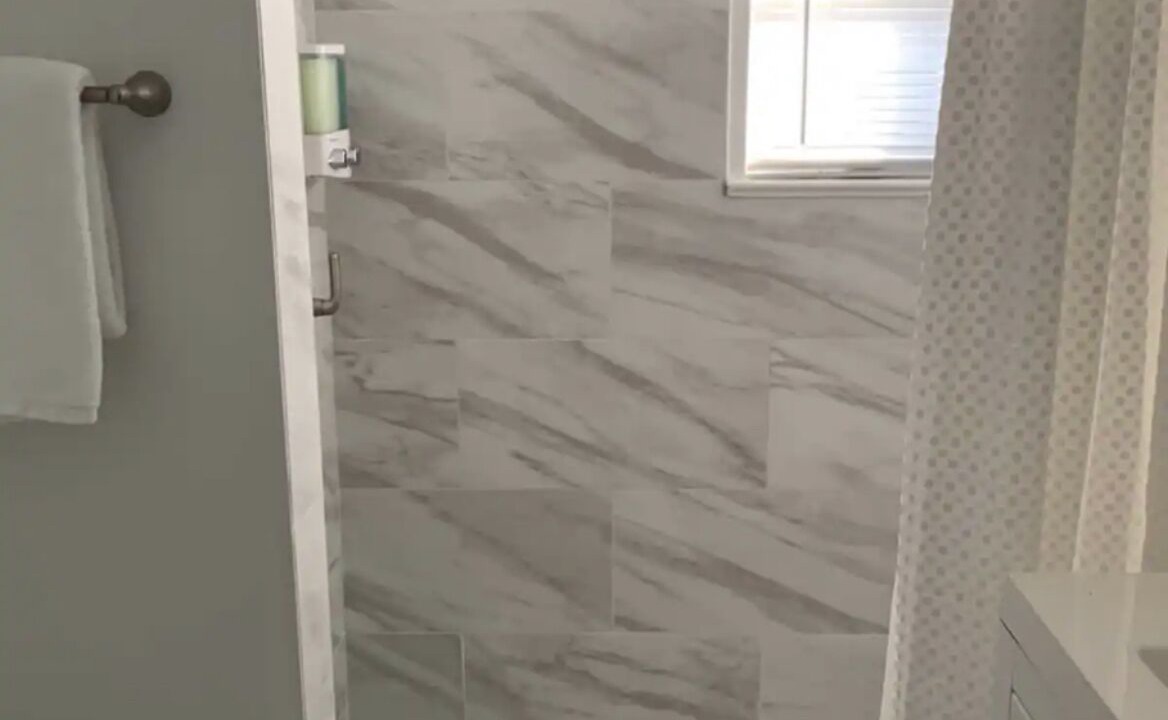Photo of Bathroom in Parrot Cove