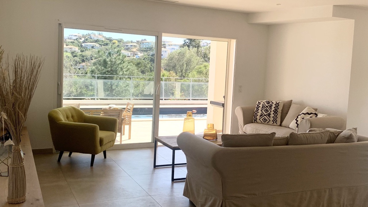 Photo of Livingroom in Zonza