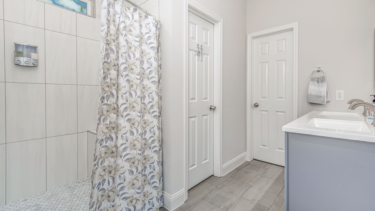 Photo of Bathroom in Lake Dallas