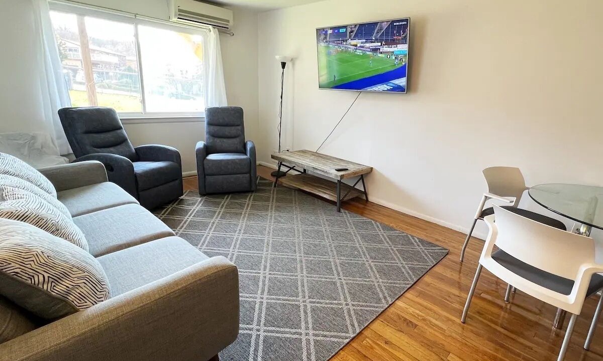 Photo of Livingroom in New Springville