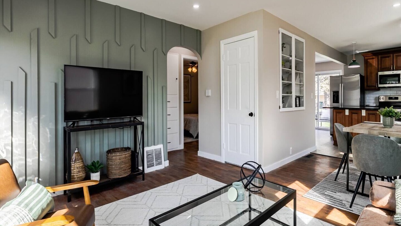 Photo of Livingroom in Lansing