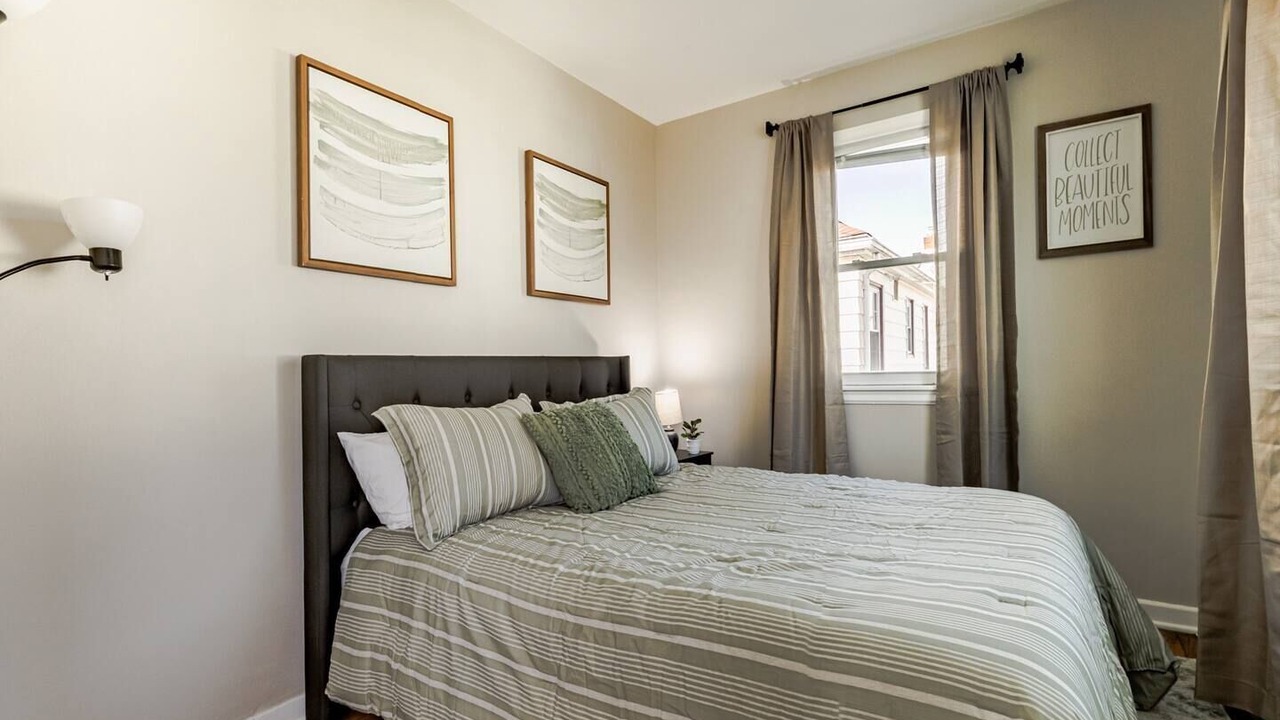 Photo of Bedroom in Lansing